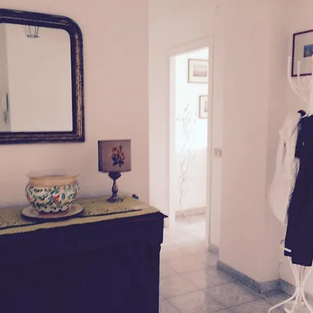 Artigiani Lux شقة *